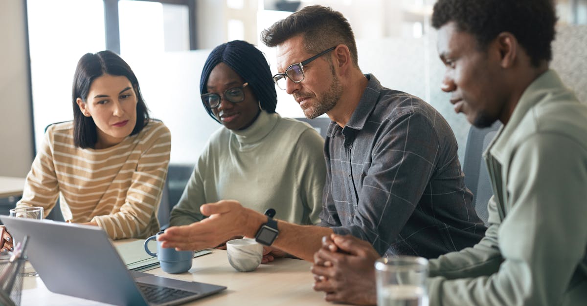 短信轰炸源码实名账号:兔兔app详情下载教程