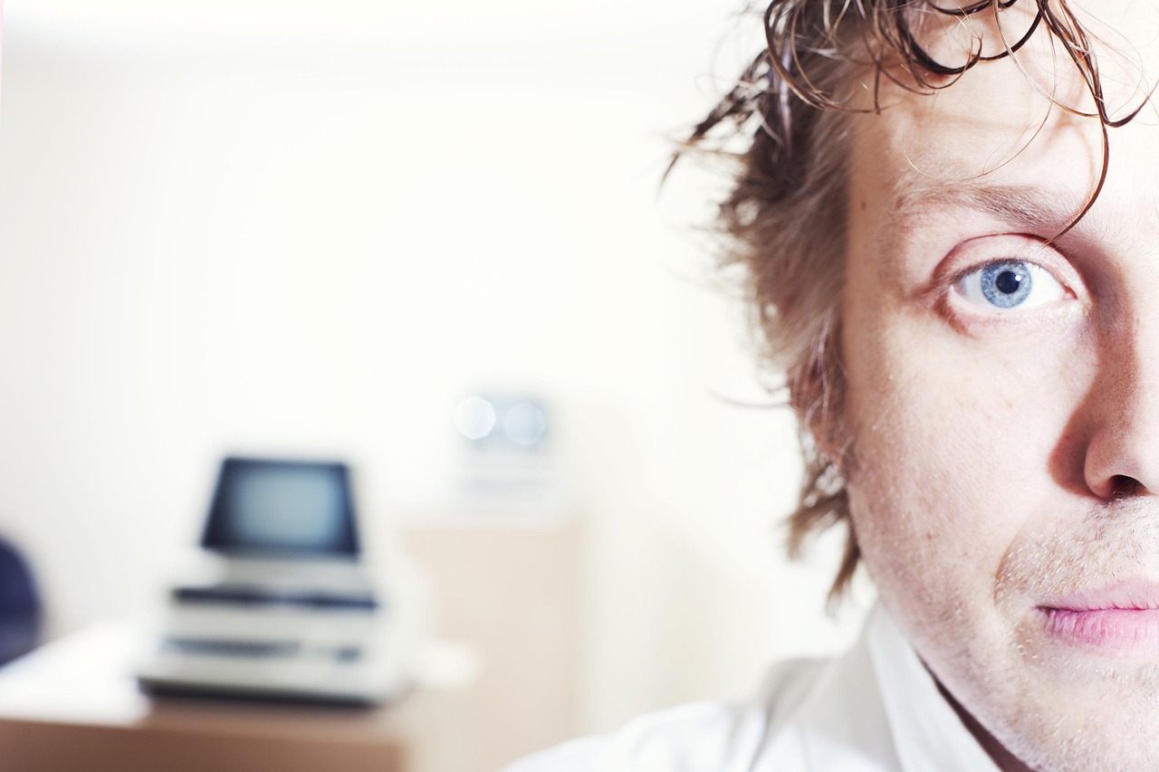 已绑卡实名账号：触动力app详情下载教程